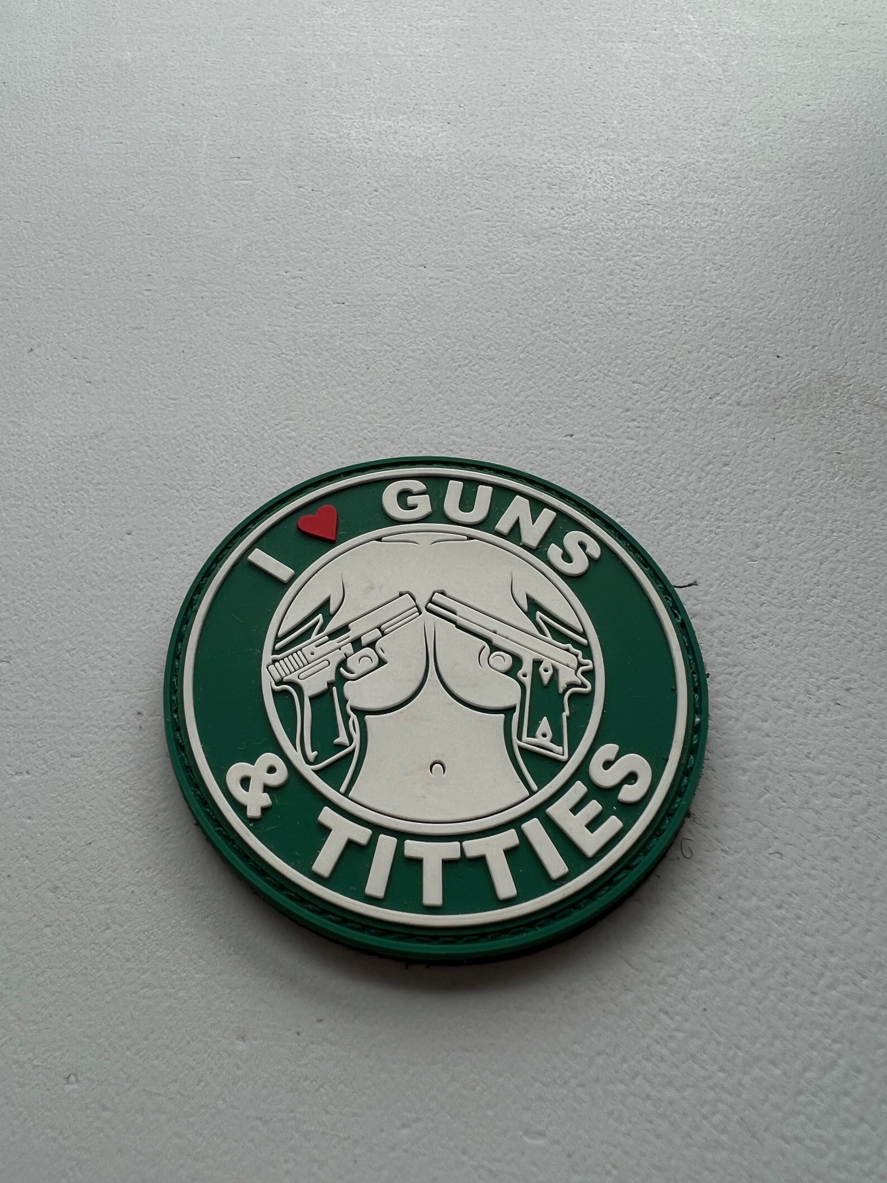 Patch “ I Love Guns and Titties” Paredes • OLX Portugal