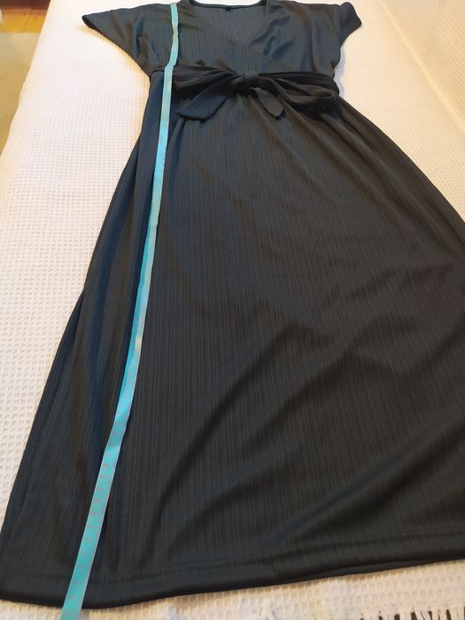 Плаття з пояском