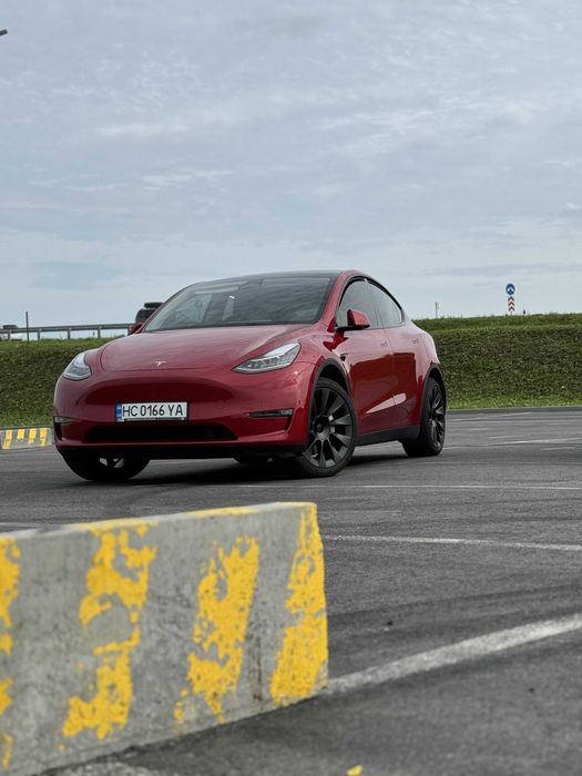 Автоінструктор. Приватні уроки водіння. Інструктор з водіння. Tesla