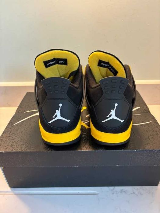Jordan 4 Retro Thunder R.40