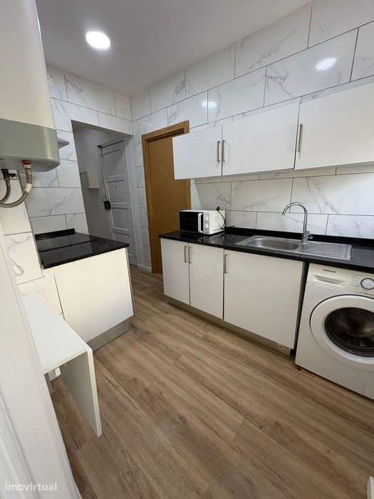 Vende se apartamento t2 em Queluz próximo a estação