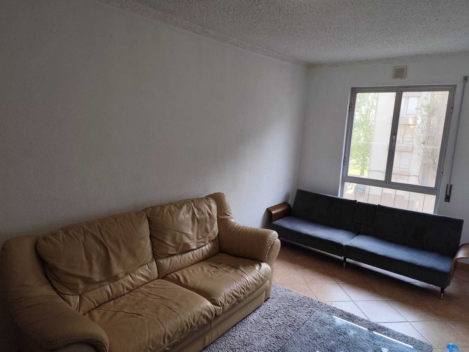 Stylish & Comfy Sofas for Sale – Great Condition & Price!"