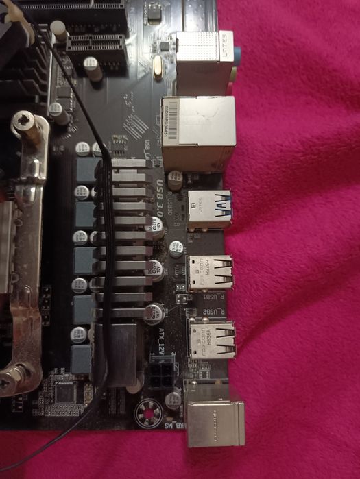 Продам комплект fx8350 gigabyte GA970 16gb DDR3