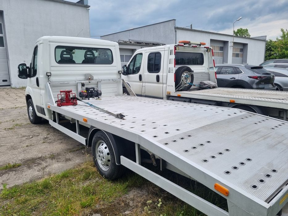 Auto pomoc- Przewóz aut- Autolaweta