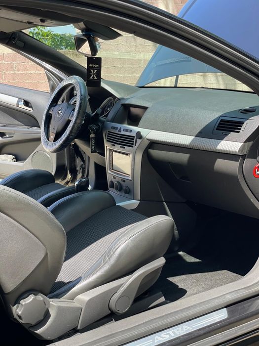 Opel Astra H GTC 1.9 CDTI