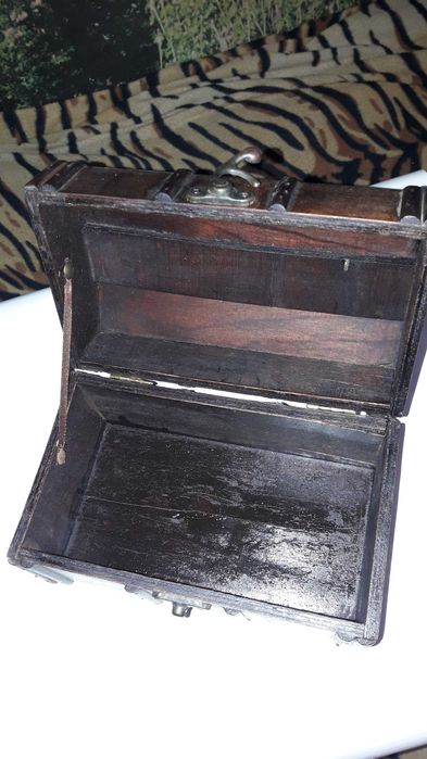 Цікавий сундучок...