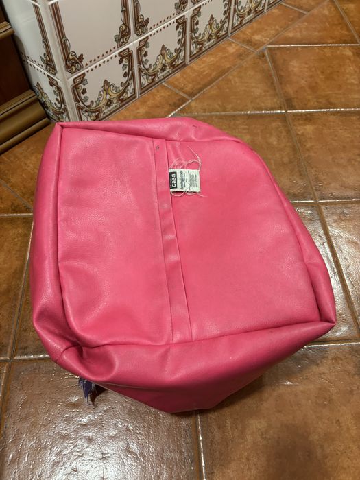 Puff rosa  em bom estado