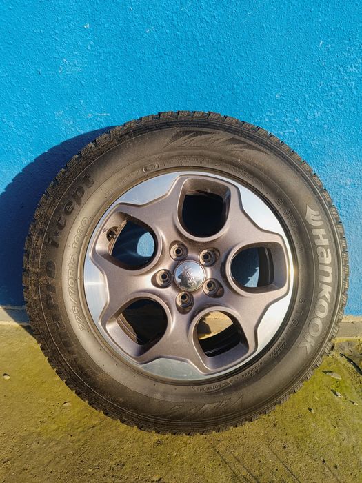Зимова гума з дисками на Jeep