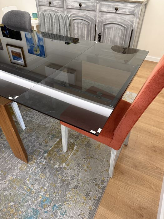 Mesa extensivel de madeira Nogueira e vidro qubic