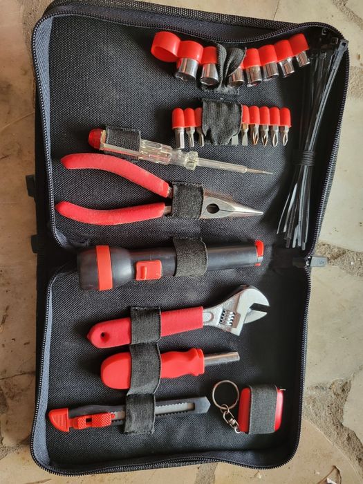 Bolsa com várias ferramentas