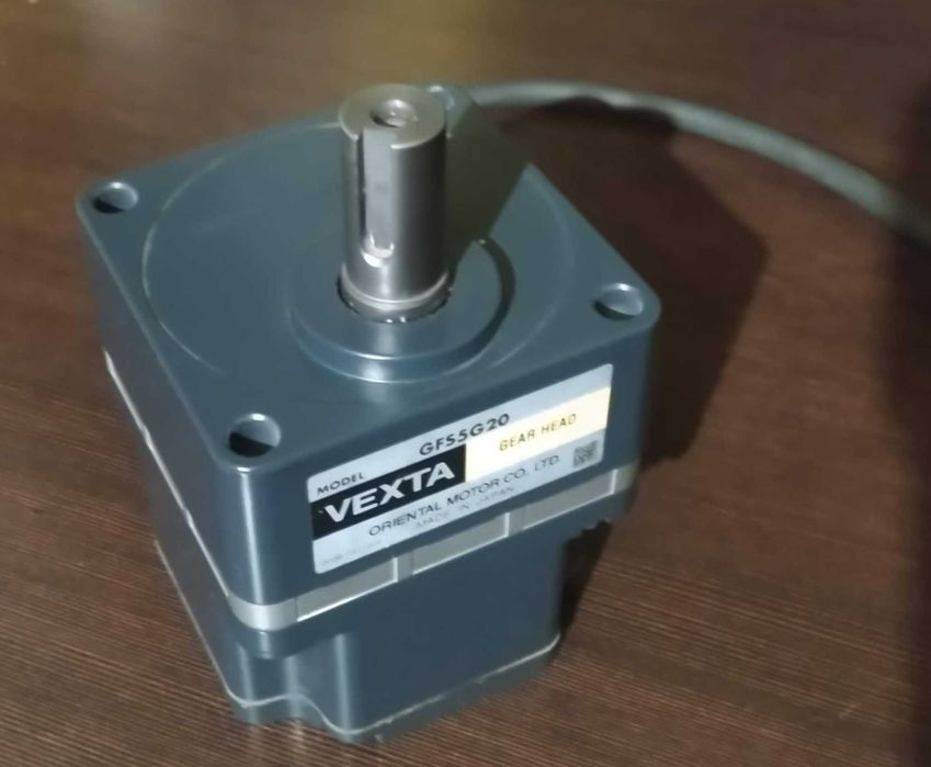 silnik bezszczotkowy 100W DC24V BLHM5100KC-GFS 5G20 z przekładnią 1:20