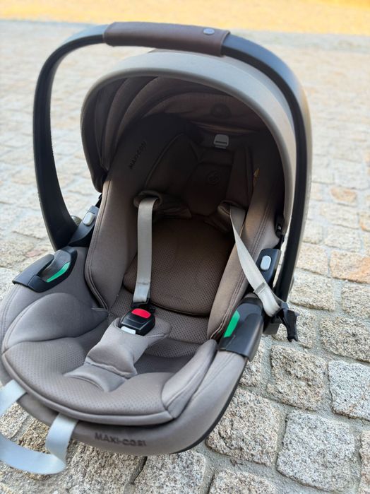 Pack Maxi-Cosi Trio Fame c/ Alcofa + Pebble 360 Pro² Truffle