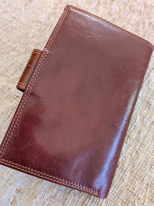 Carteira em pele