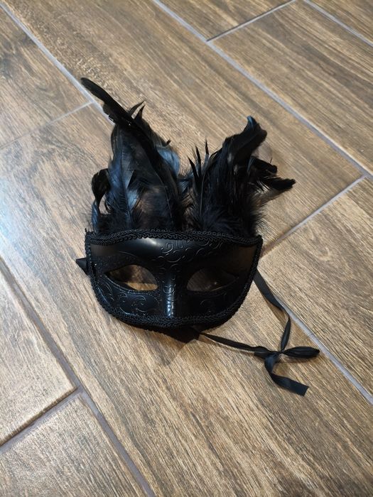 Maska czarna karnawałowa na maskaradę