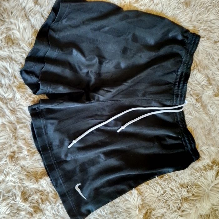 Spodenki Nike roz 140