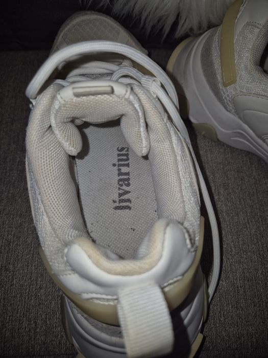 Tenis n39  marca   STRADEVARIUS