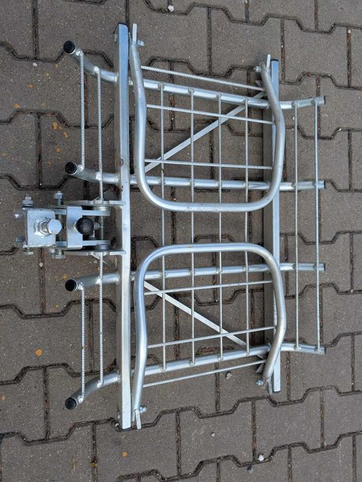 Bagażnik na hak do samochodu do transportu zwierzyny