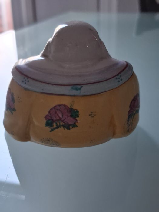 Estatueta de buda sorridente em porcelana Japonesa Macau