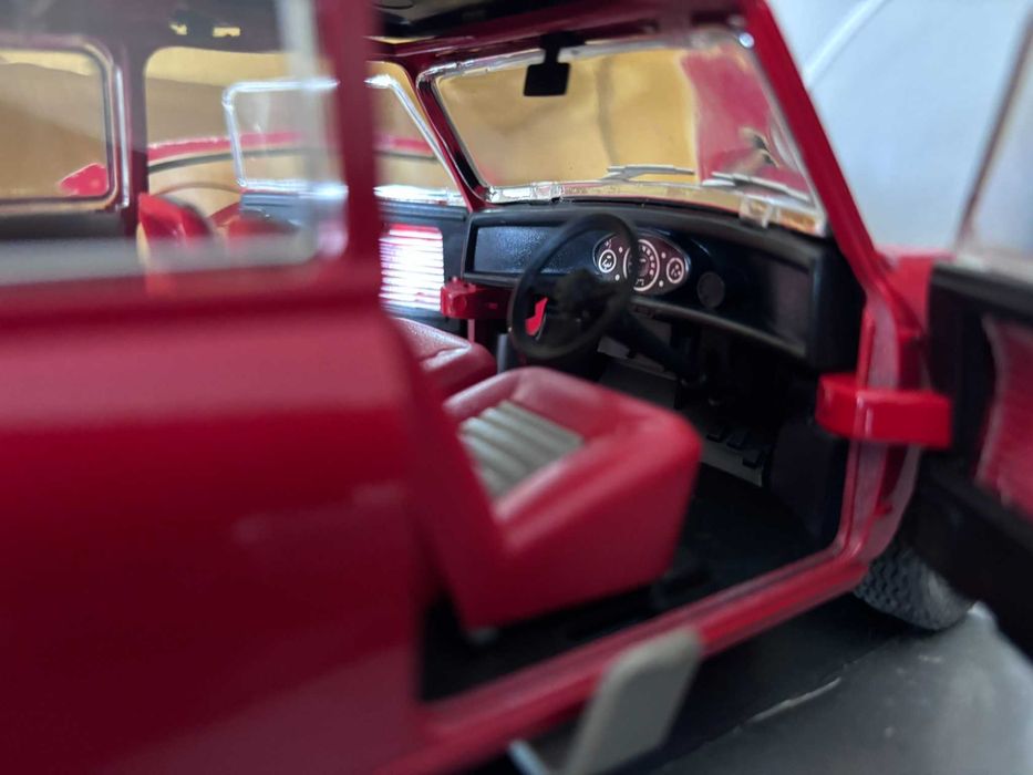 Austin Mini Cooper S 4402 (1995) MAJORETTE, escala 1:18