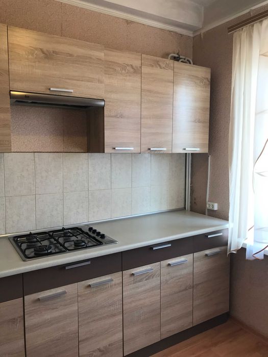 Продається 2к. квартира на Пісках