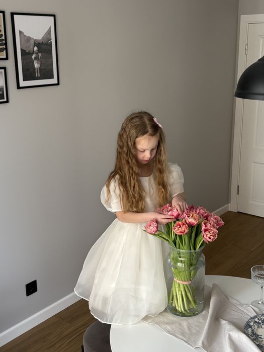 Святкова сукня на дівчинку 5-6 років