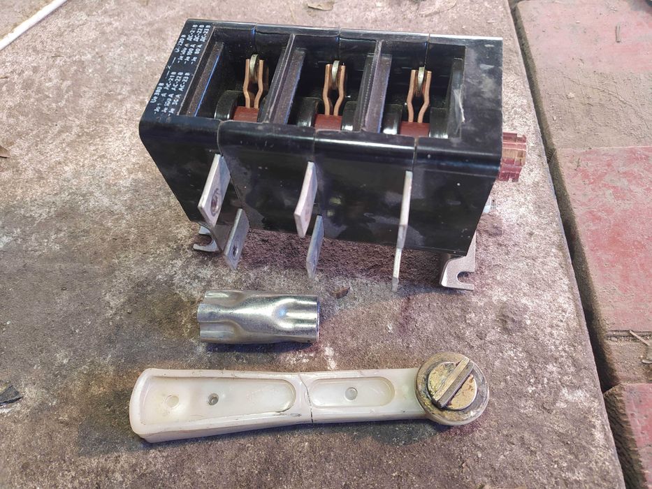 Перекидной рубильник ВР32-31В71250