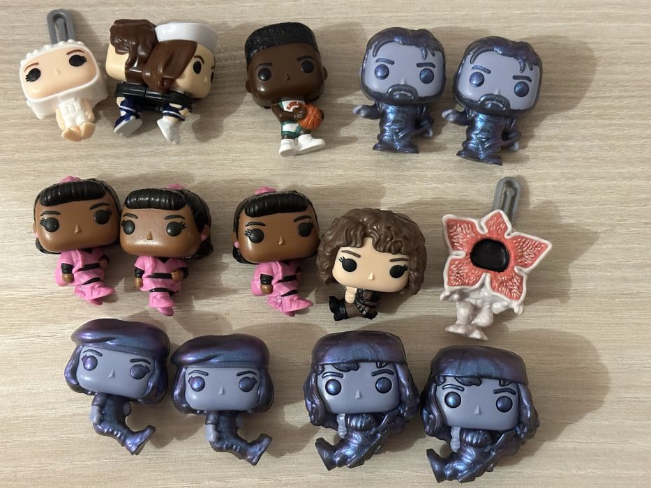 Фігурки з кіндер Джой