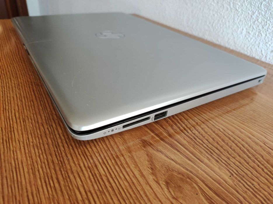 Portátil HP Laptop 15-da0xxx DEFG1JJT de 2020 com 2 anos e meio de uso