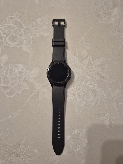 Часи Galaxy Watch CLASSIC