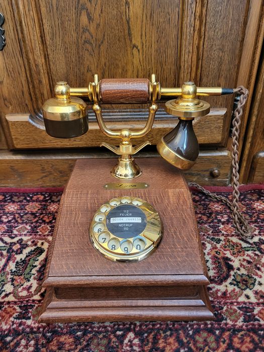 Stary Telefon LYON Retro Styl Vintage Tarczowy Drewniany Mosiężny