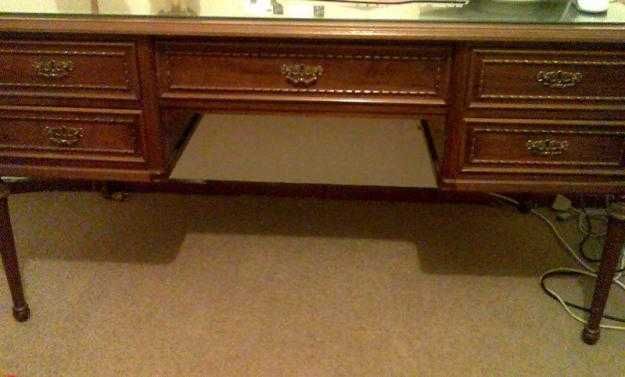 Móveis de escritório estilo Louis XVI