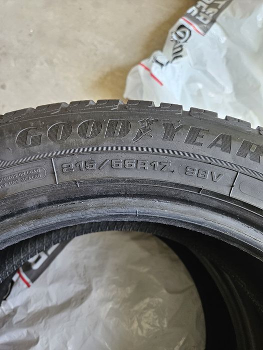 Opony zimowe 17 215 55 98V  GOODYEAR ULTRAGRIP - Jak Nowe.ok 8mm!!!