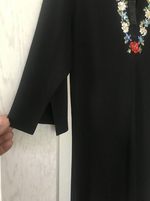 Плаття вишите лєнтами