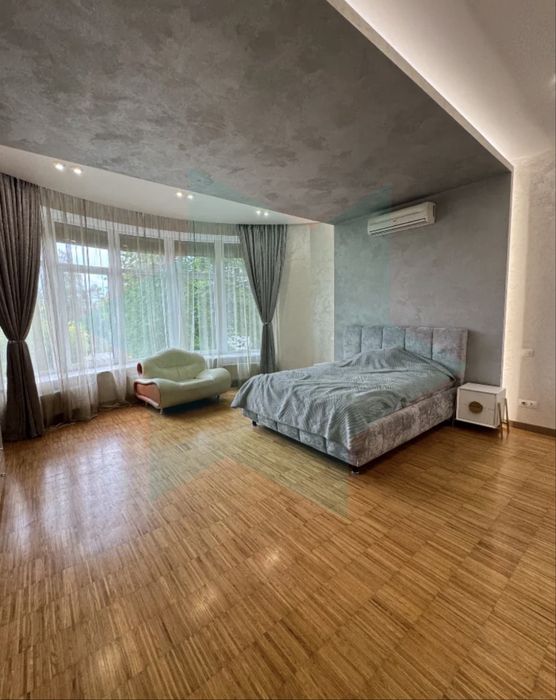 Пропонується в оренду будинок 200 м²