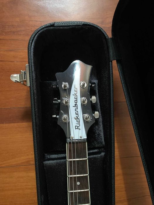 Guitarra Harley Benton RB-600BK Classic Series + Case
