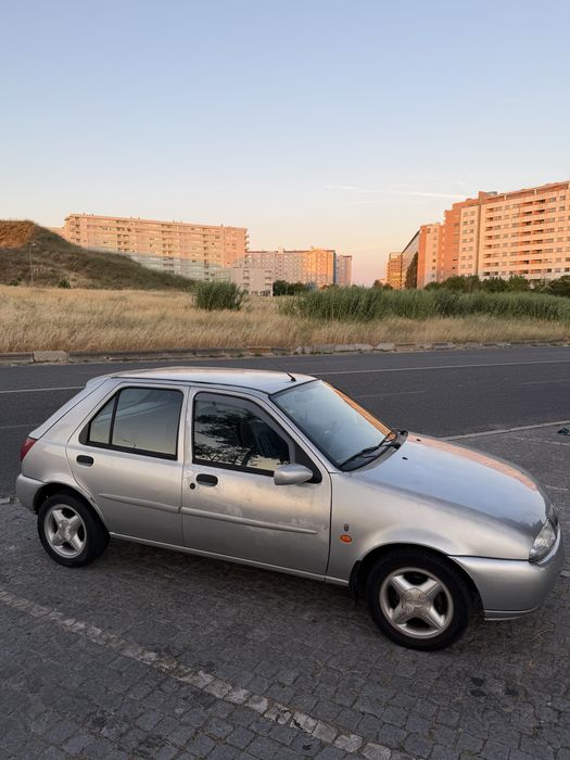 Vendo Ford Fiesta