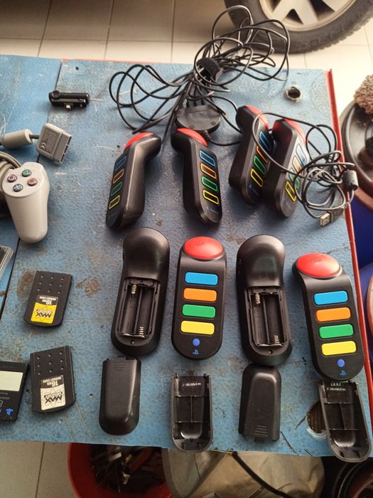 4 controladores sem fio buzz, mais acessórios
