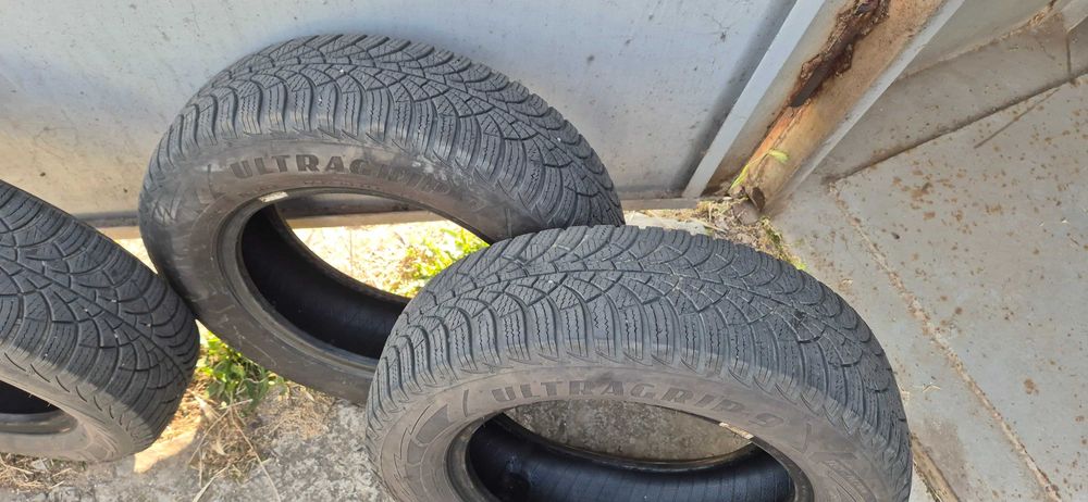 Шини зимові, 4 штуки, у гарному стані, 14 радіус GoodYear 4000 грн