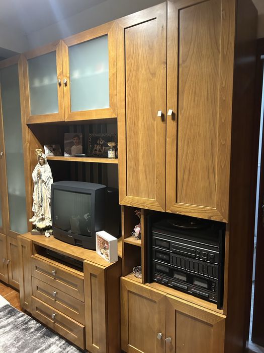 Estante em bom estado