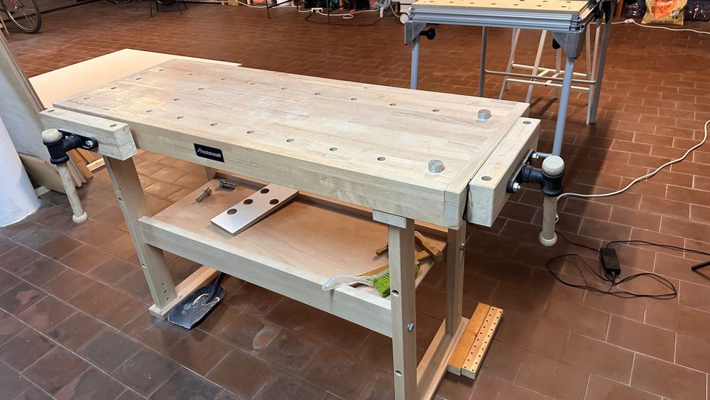 Banco de marceneiro profissional usado. Em boa condição!