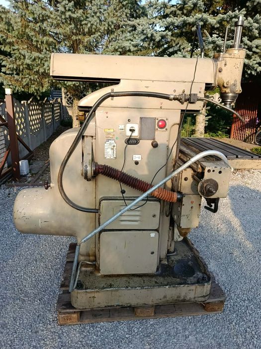 Frezarka narzędziowa do metalu WMW FUW 315X800/1