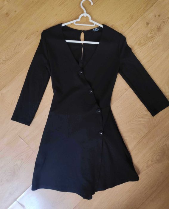 Seksowny czarny kombinezon mini XS Bershka