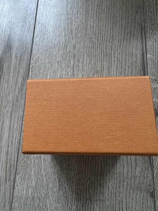 Louis Vuitton коробка подарункова,