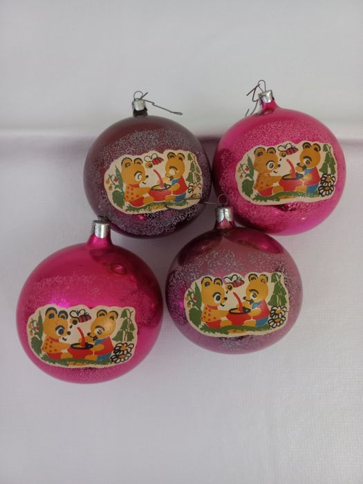 Ялинкові прикраси іграшки  скло