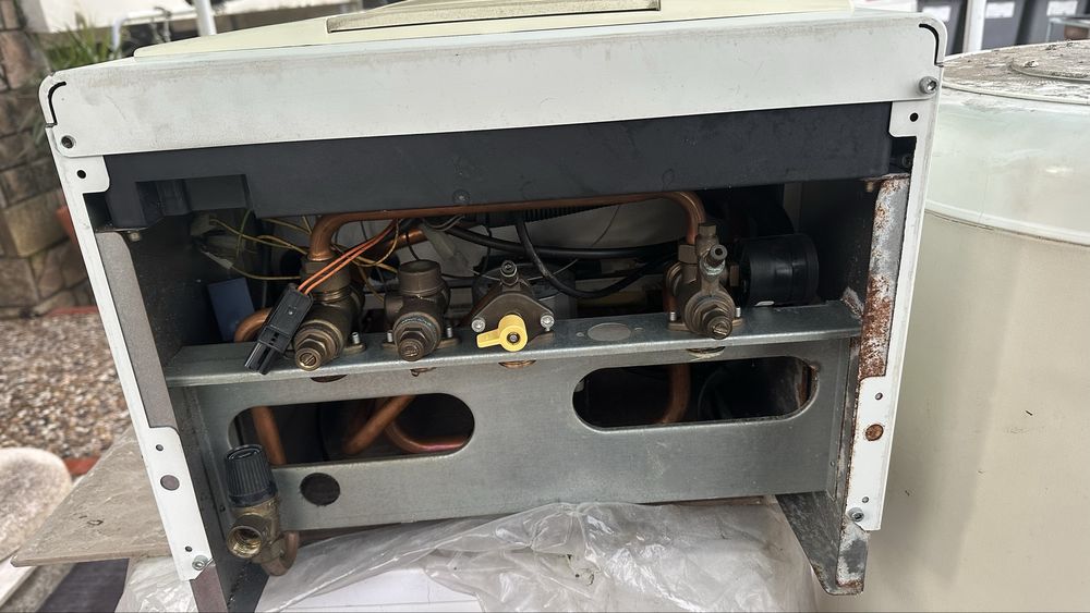 Caldeira ROCA R 20 AF + Depósito 100 Litros