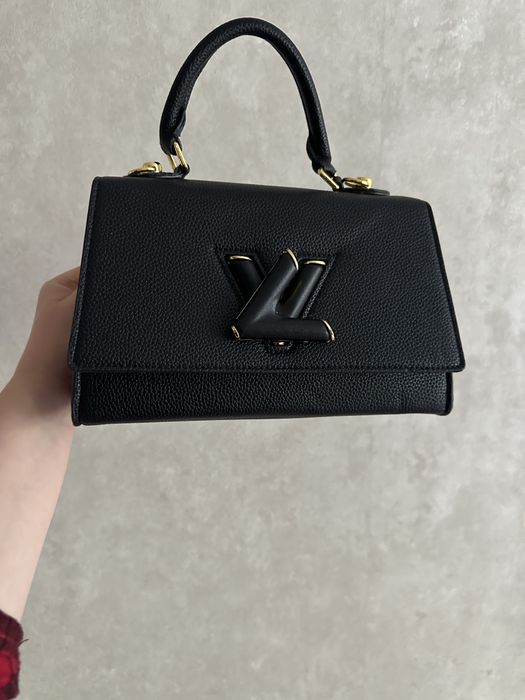 чорна сумка в стилі Louis Vuitton Capucines — стан дуже хороший