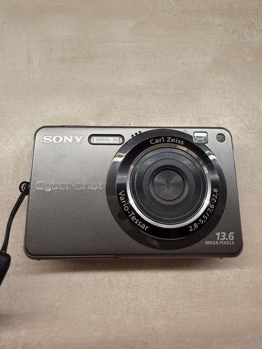 Цифровой фотоаппарат Sony DSC-W300
