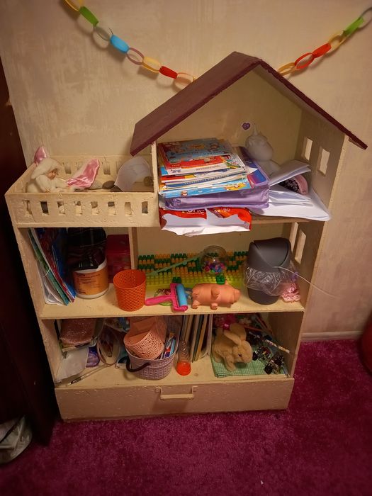 Продам дитячий будинок для ляльок поличка