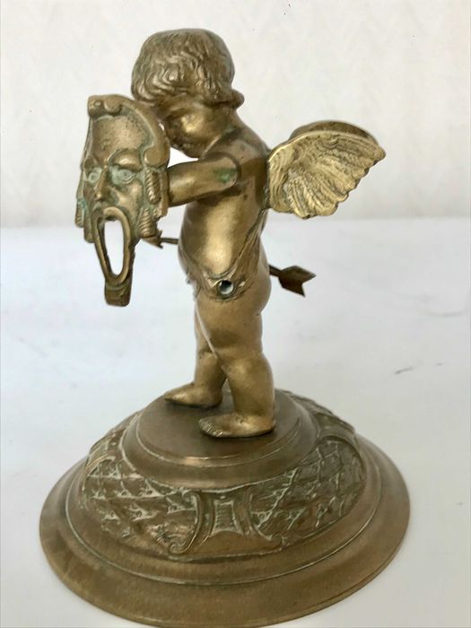 Скульптура Купідон зі щитом " Маска", бронза. Франція XIX ст.