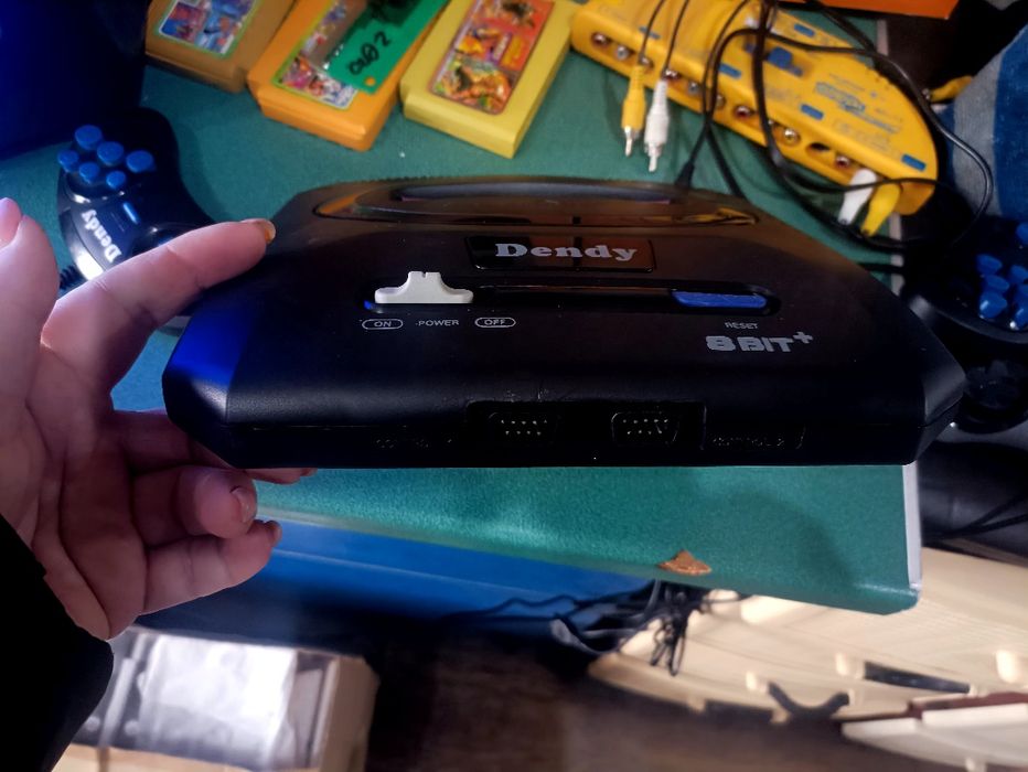 Игровая консоль денди со встроенными играми